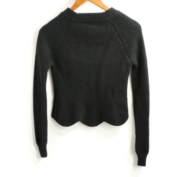 Aritzia WILFRED Sardou Scallop Hem Crop Sweater‎ - Picture 8 of 12